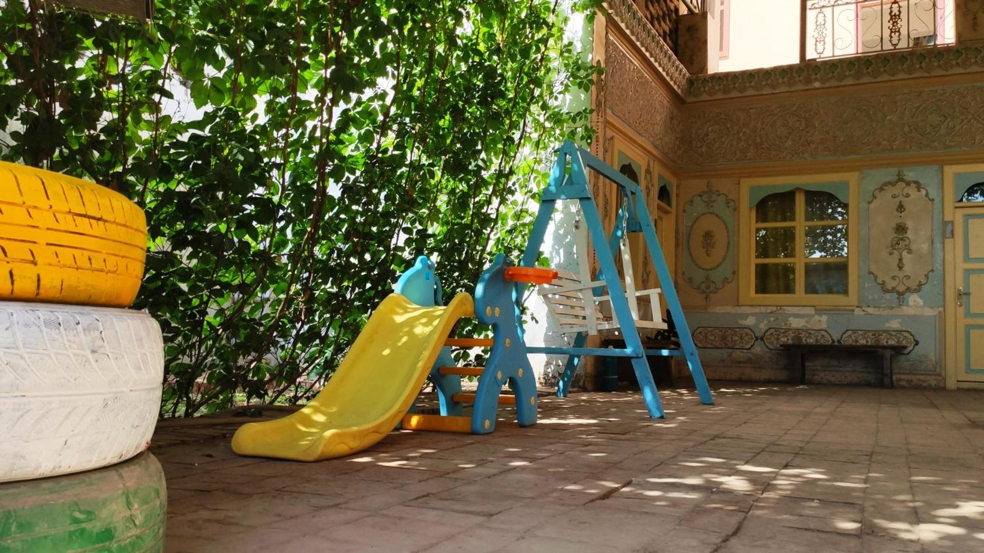 New Dap Hostel Turpan Bagian luar foto